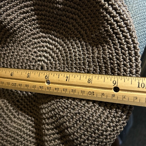 TheSak crochet bag, zipper close, lined 2strap, taupe, logo dangle + colorsplash - Picture 4 of 12